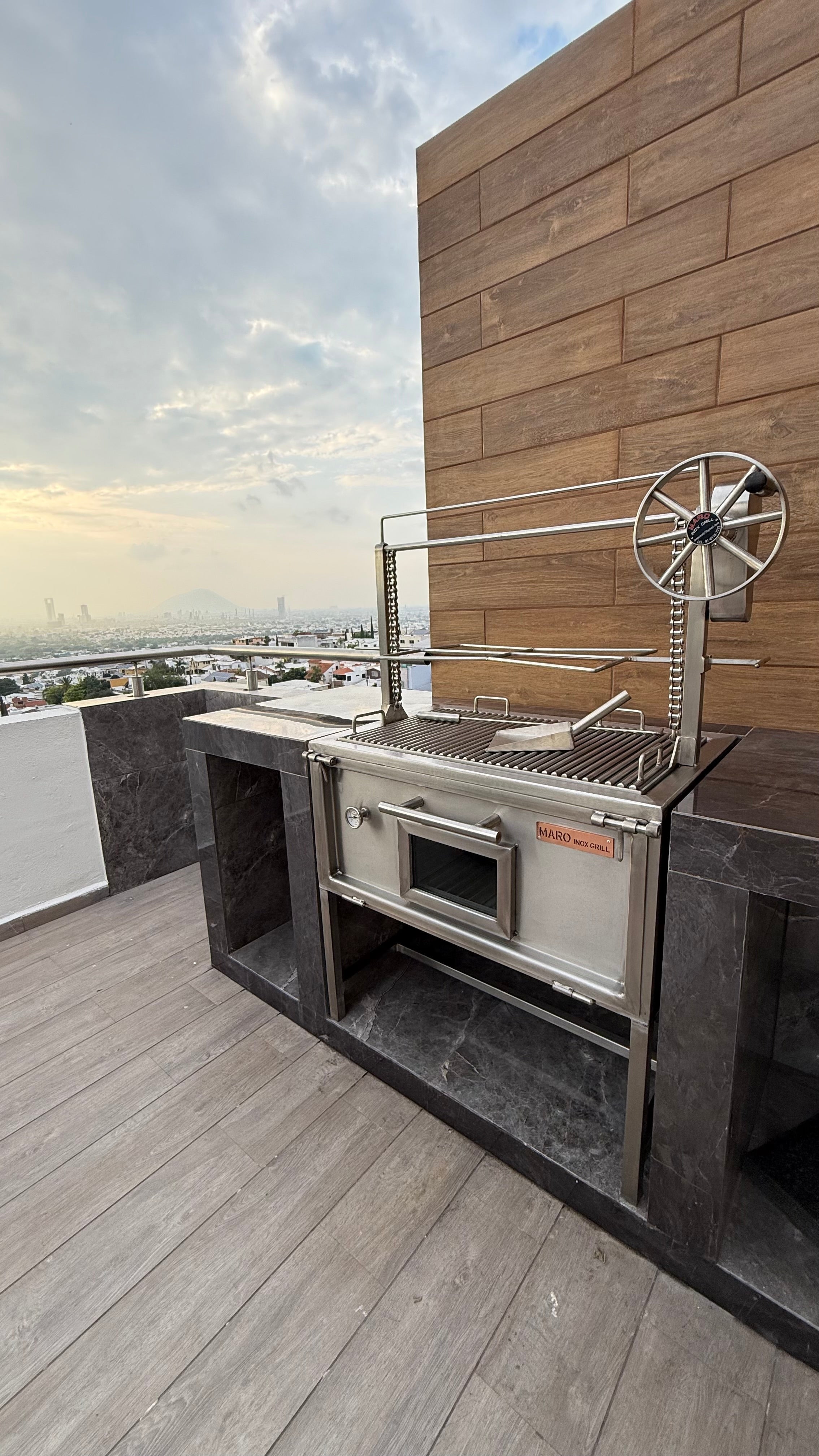 Asador con ataúd y elevador Santa María (3 tamaños)