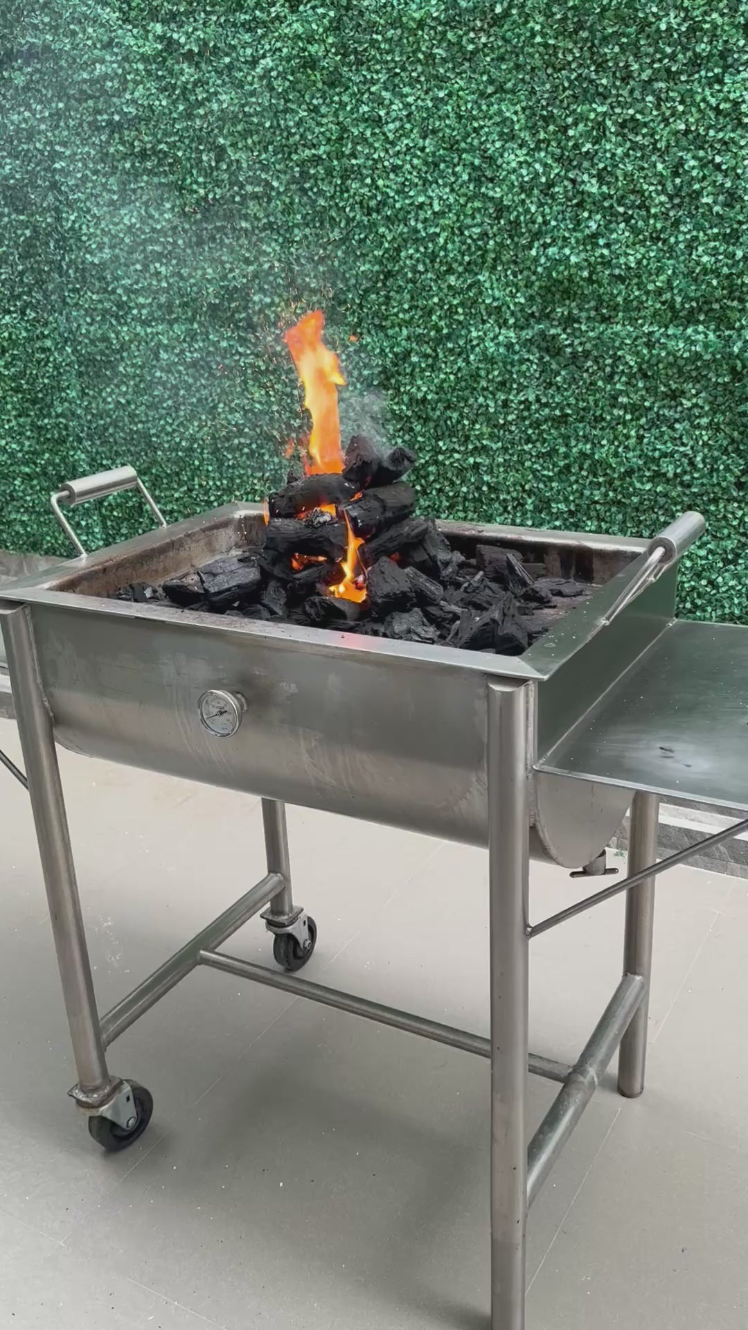 Asador con ataúd media caña